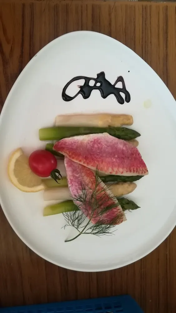 Filet de Rouget En Habit D'asperges